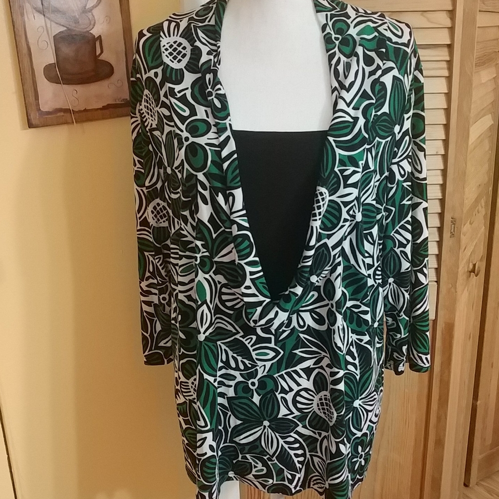 Susan Lawrence Green Floral Career Top 2X